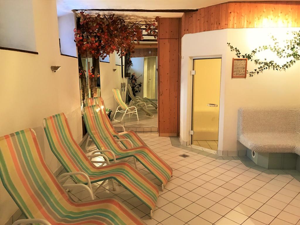 施瓦泽阿德勒酒店 佩特诺伊阿尔贝格 外观 照片